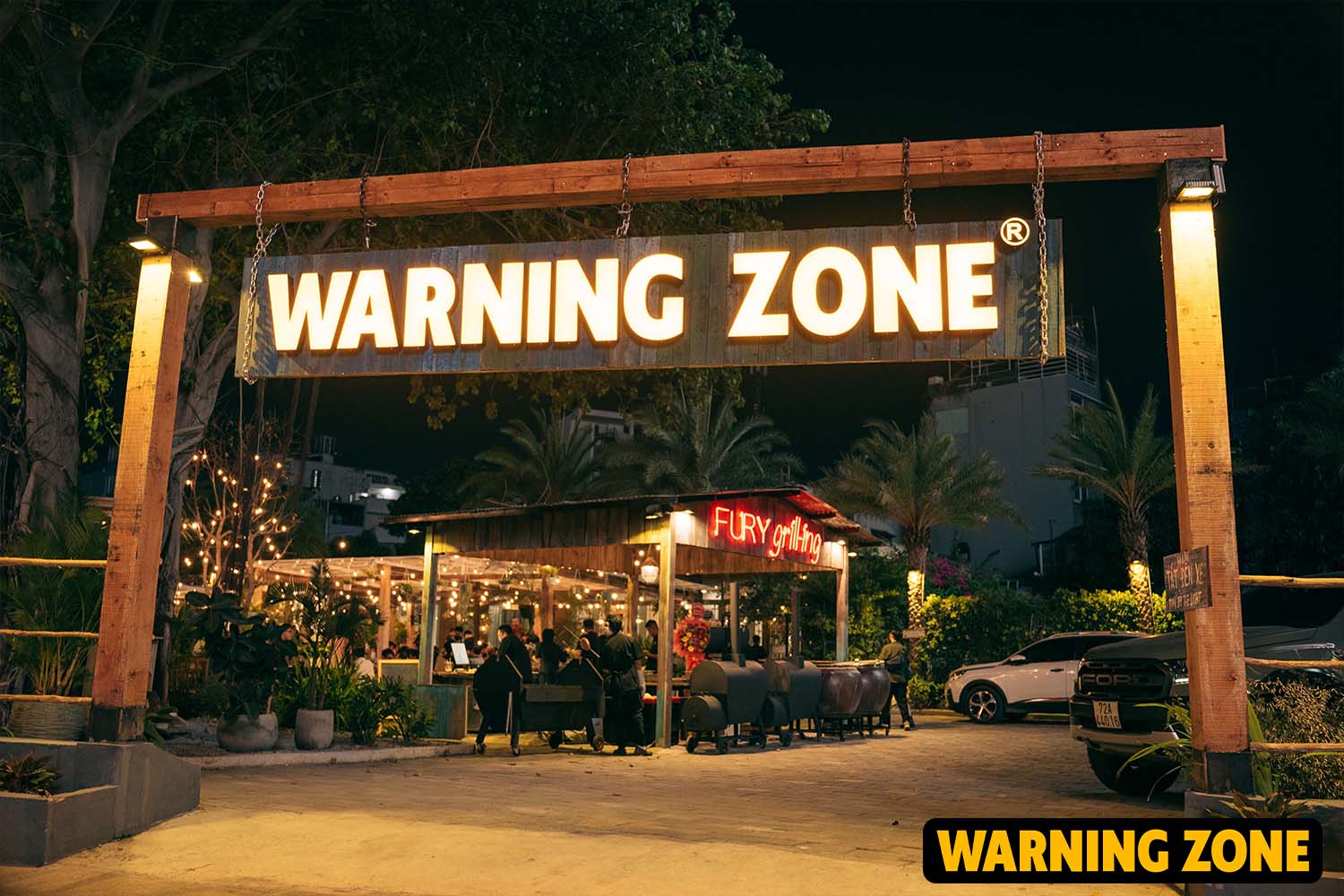 Cổng quán nhậu Warning Zone